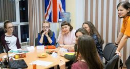 Как практиковать языковые навыки параллельно с обучением в школе английского